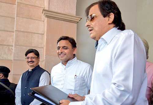 UPSIDC signs MoU with Sanjay Khan’s company to build theme park in Agra