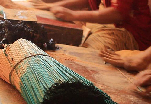Nitin Gadkari inaugurates agarbatti stick making unit in Assam