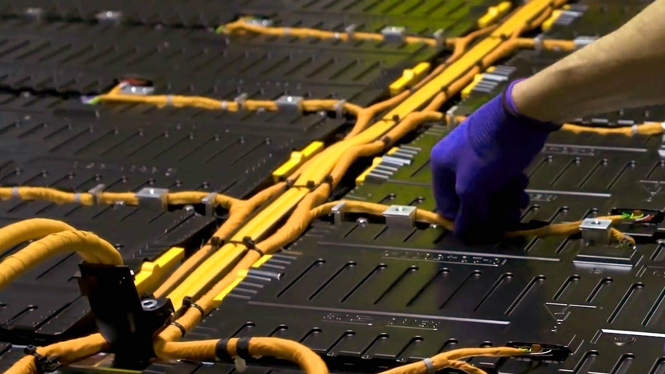 India Launches Re-Bidding For Mega Battery Manufacturing Facilities Under PLI Scheme