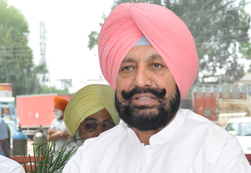 Labour Minister of Punjab raids ESI hospital Mohali over poor condition, lack of basic amenities