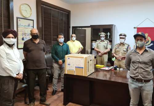 CICU donates ventilator to Punjab police