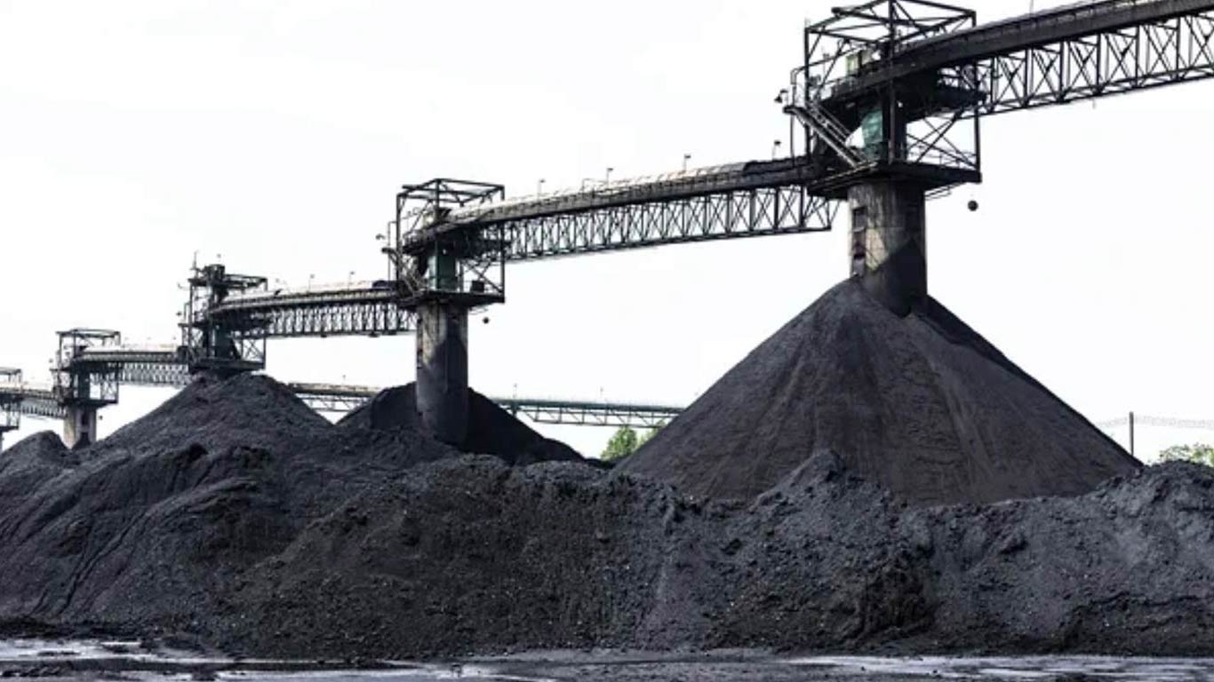 India Targets To Bring Down Coal Imports To 2%, Complete Phase Out By FY26