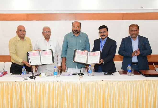 NIIST inks MoU with Kerala Khadi and Village Industries Board to promote local products