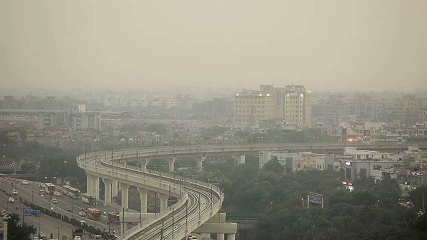 Delhi NCR Grapples With Air Pollution, AQI Rises To 322