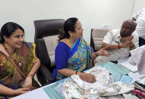 MoS Textiles urges Kolhapur based textile operators to avail upgradation scheme