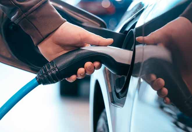 Indian Govt Weighs Import Tax Cut On EVs For Automakers Partnering With Local Manufacturers