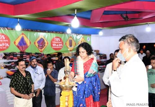 National Handicraft exhibition underway in Ekamra Haat, Bhubaneswar