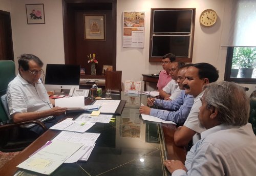 Jammu MSME delegation meets Suresh Prabhu to seek solution for long pending issues