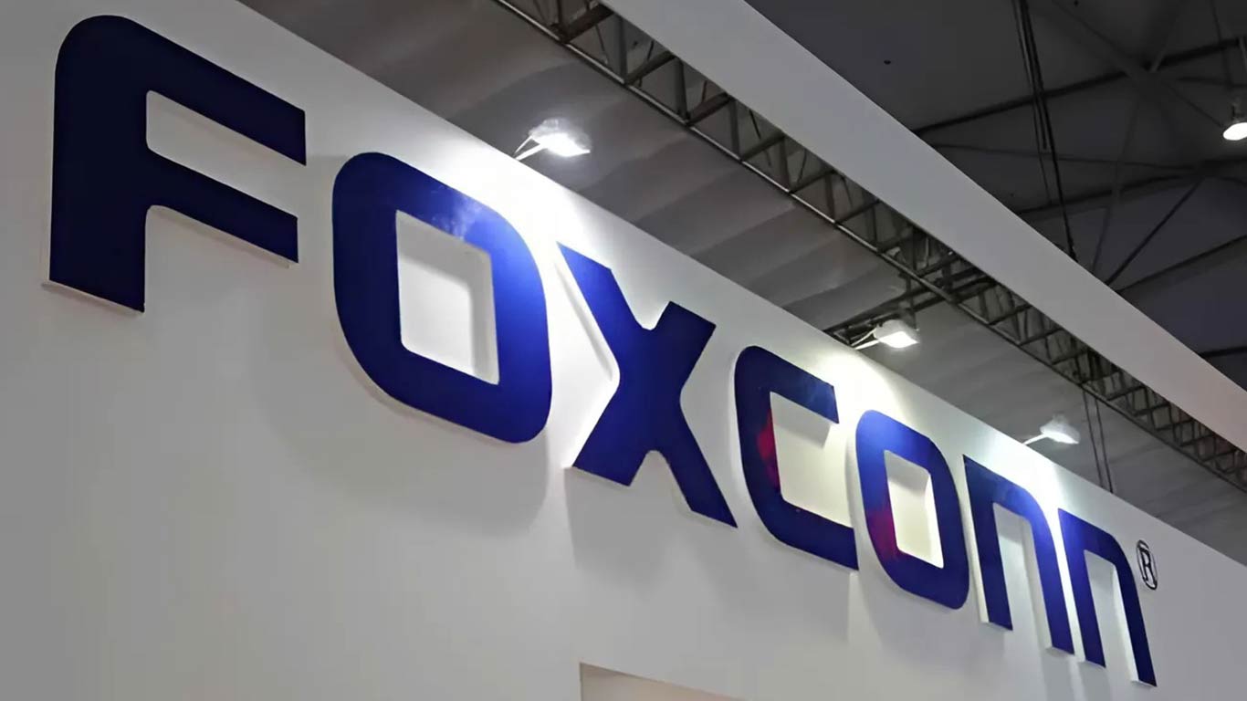 Foxconn and Apple Seek Government Intervention Over Chinese Port Delays Impacting Indian Expansion