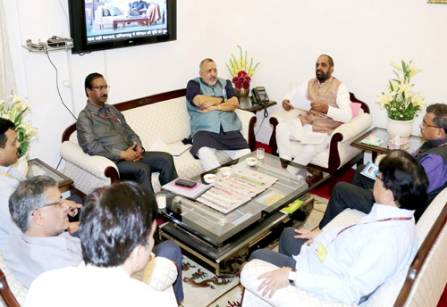MoS Hansraj Ahir meets Giriraj Singh; urges establishing MSME tool rooms, training centres in J&K