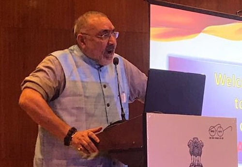 Giriraj Singh presents Swachhata Awards to MSMEs