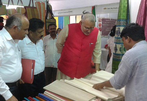 Maha Khadi fest kicks off in Mumbai, branding-promoting the fabric on the agenda
