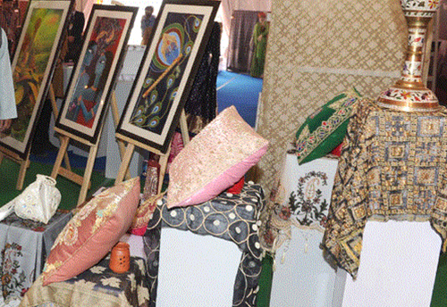 Handicraft industry sees 10 per cent growth in exports