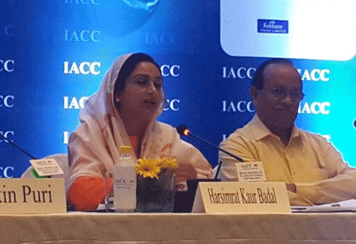 Badal asks industry players to partner with farmers to reduce loss