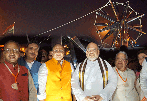 Amit Shah, Kalraj Mishra unveil 17-feet tall stainless steel charkha at Connaught Place