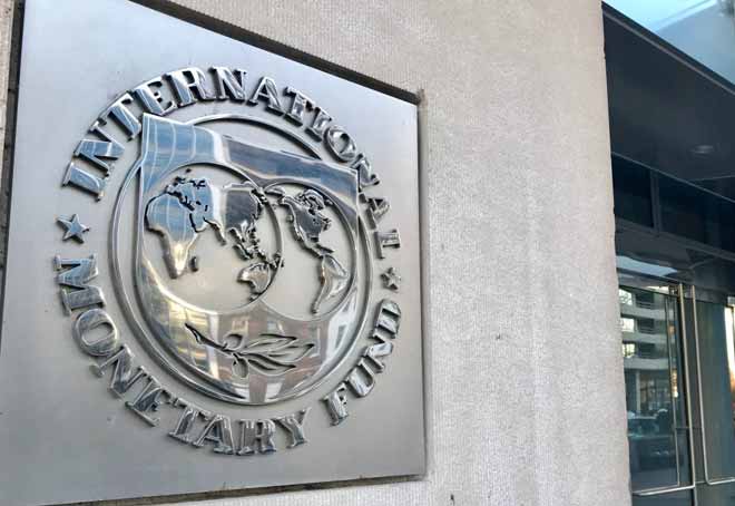 IMF lowers GDP forecast for India to 7.4% amidst signs of global recession
