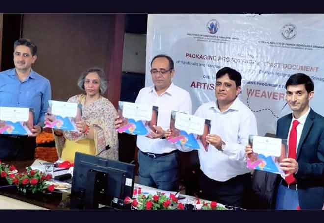 Handloom Directorate, NIFT Srinagar unveils packaging prototypes for Jammu based handicraft, handloom products