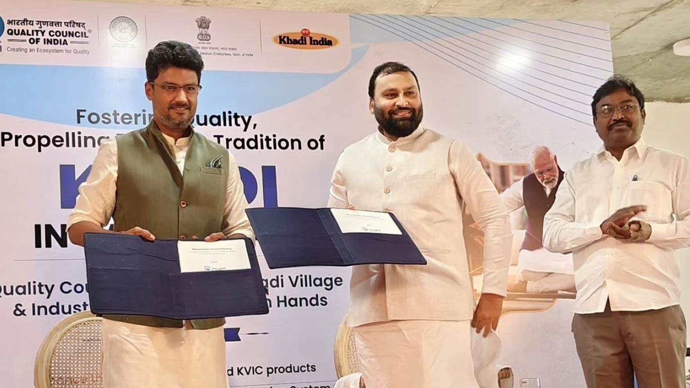 Quality Council Of India And KVIC Join Hands To Elevate Khadi To 'World Class’ Status