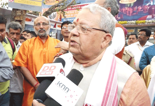 Fashionable Khadi garments at MSME Expo are attracting more buyers: Kalraj Mishra (Watch Video)