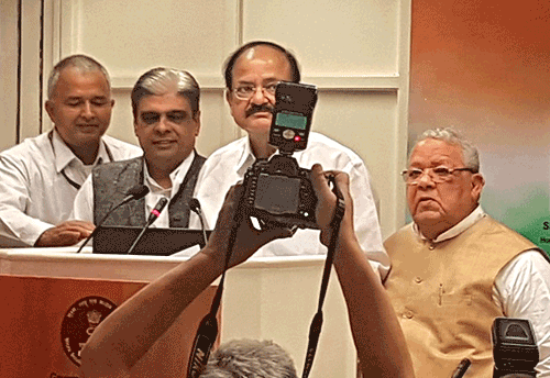 Venkaiah Naidu, Kalraj Mishra launch MyMSME Mobile App and MSEFC portal