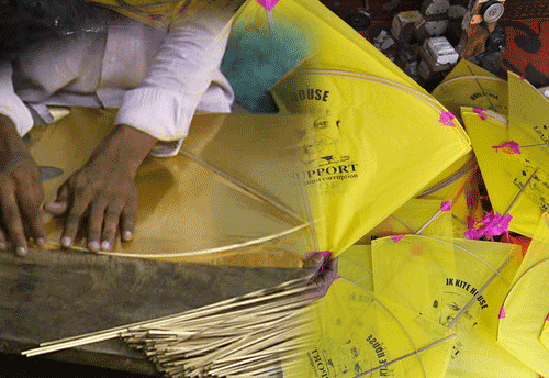 Kite manufacturers crashing down due to cash crunch