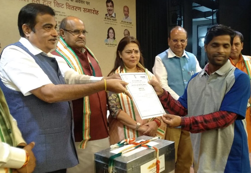 MSME Min distributes leather tool kits among leather artisans