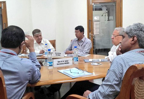 Kalraj Mishra reviews MDA Scheme with KVIC, Ministry officials