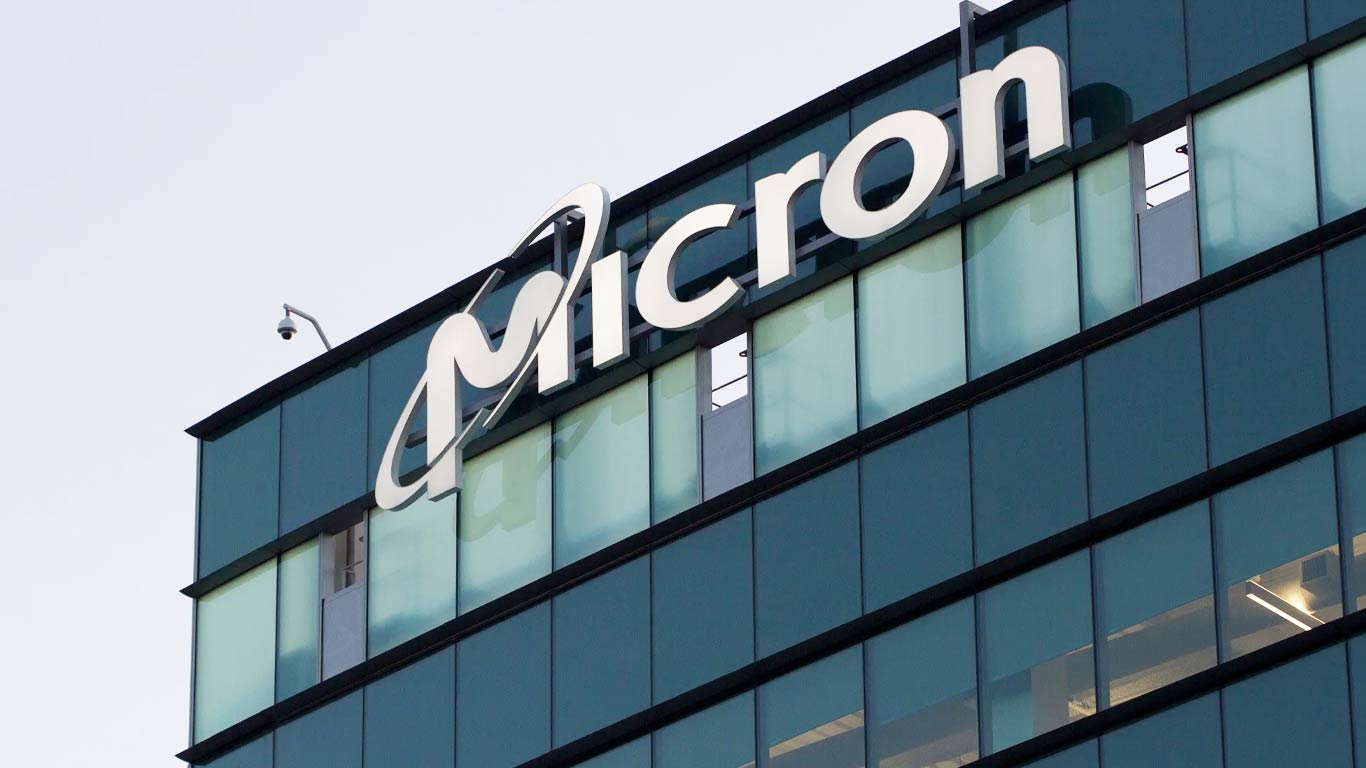 Micron to Begin Exporting Chips from New India Plant in Early 2025