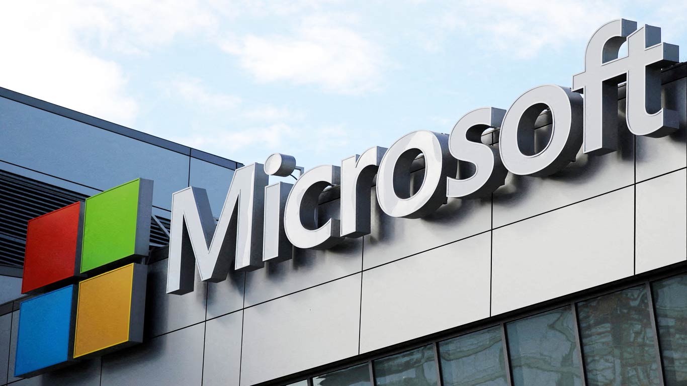 Demand Concerns Replace Apple With Microsoft To Number One Slot