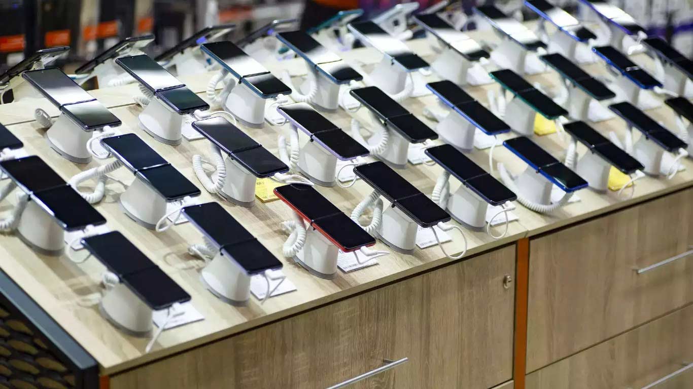 Foxconn, Tata Petition Indian Govt For Zero Duty On US Mobile Imports