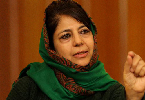 Premier banking institutions should reach out to budding entrepreneurs: J&K CM to Rajan