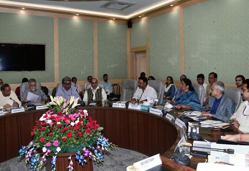 Economists wants Fin Min to focus on promoting mfg through Make in India
