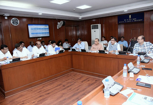 Explore possibility of using treated sewage water in industries in Dehradun & Haridwar and for irrigation purposes: Gadkari