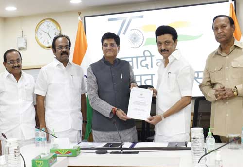 CM Stalin submits MoU to Commerce Ministry to establish Mega Textile Park in Tamil Nadu