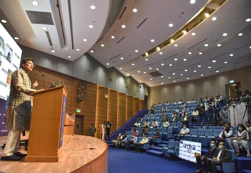 Commerce Minister Goyal pushes for 5% cut in logistic cost