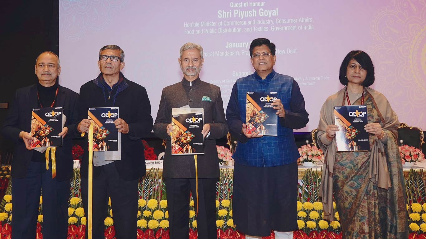 Union Ministers Inaugurate Aatmanirbhar Bharat Utsav 2024