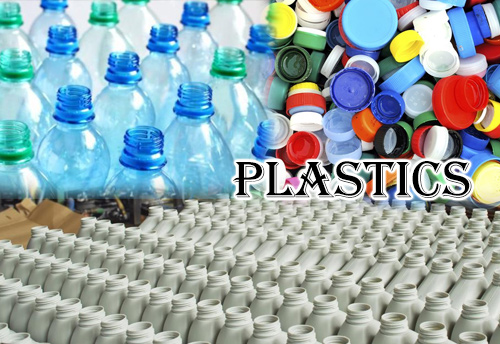 Cabinet sub-committee will engage with plastic industry stakeholders to find working solution: Fadnavis on plastic ban