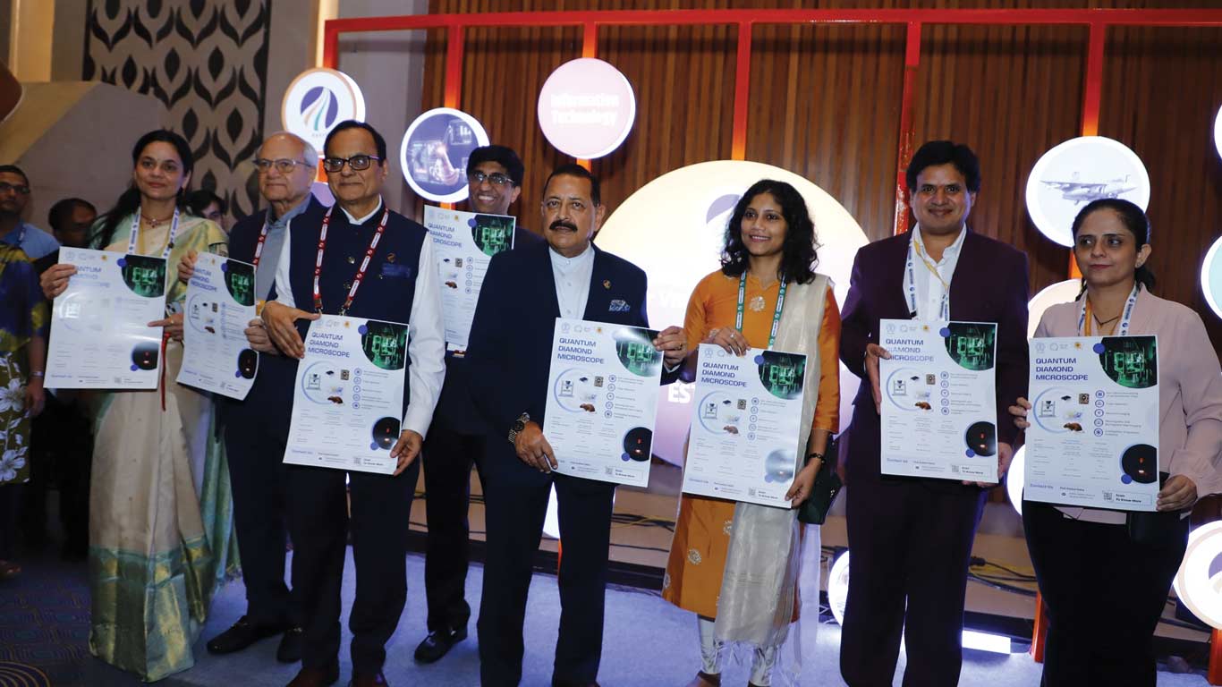 IIT Bombay Unveils First Make-in-India Quantum Diamond Microscope For Advanced Magnetic Imaging