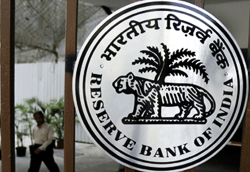 RBI asks banks not to remain open on April 1