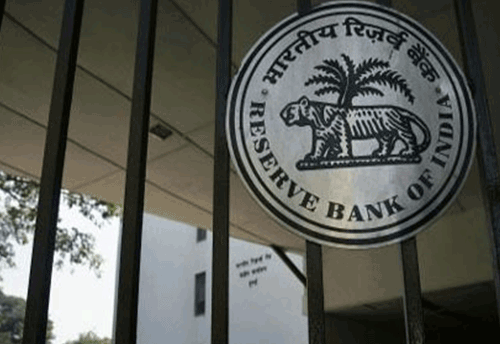 No change in key lending rate, cuts in SLR : Reserve Bank