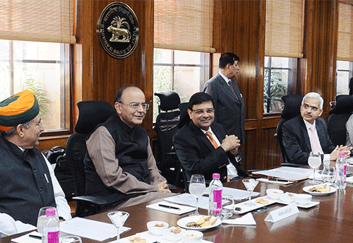 Jaitley meets RBI Central Board; discusses reduction of taxes for MSMEs along with other issues