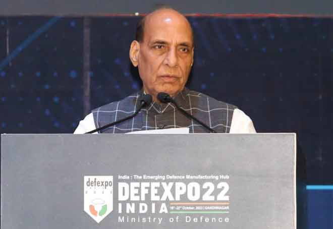 Defence Minister woos investors & foreign OEMs to participate in Indian defence sector