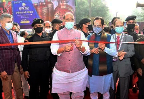 Hunar Haat enthrals Delhites with art, craft & street food
