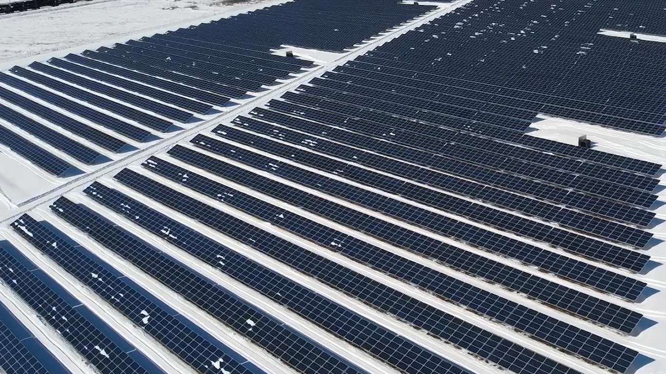 India’s Solar Manufacturing Capacity Set to Outpace Global Growth with New Investments