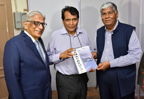 MVIRDC WTC Mumbai presents research study on “Accelerating Maharashtra’s Export Competitiveness” to Prabhu