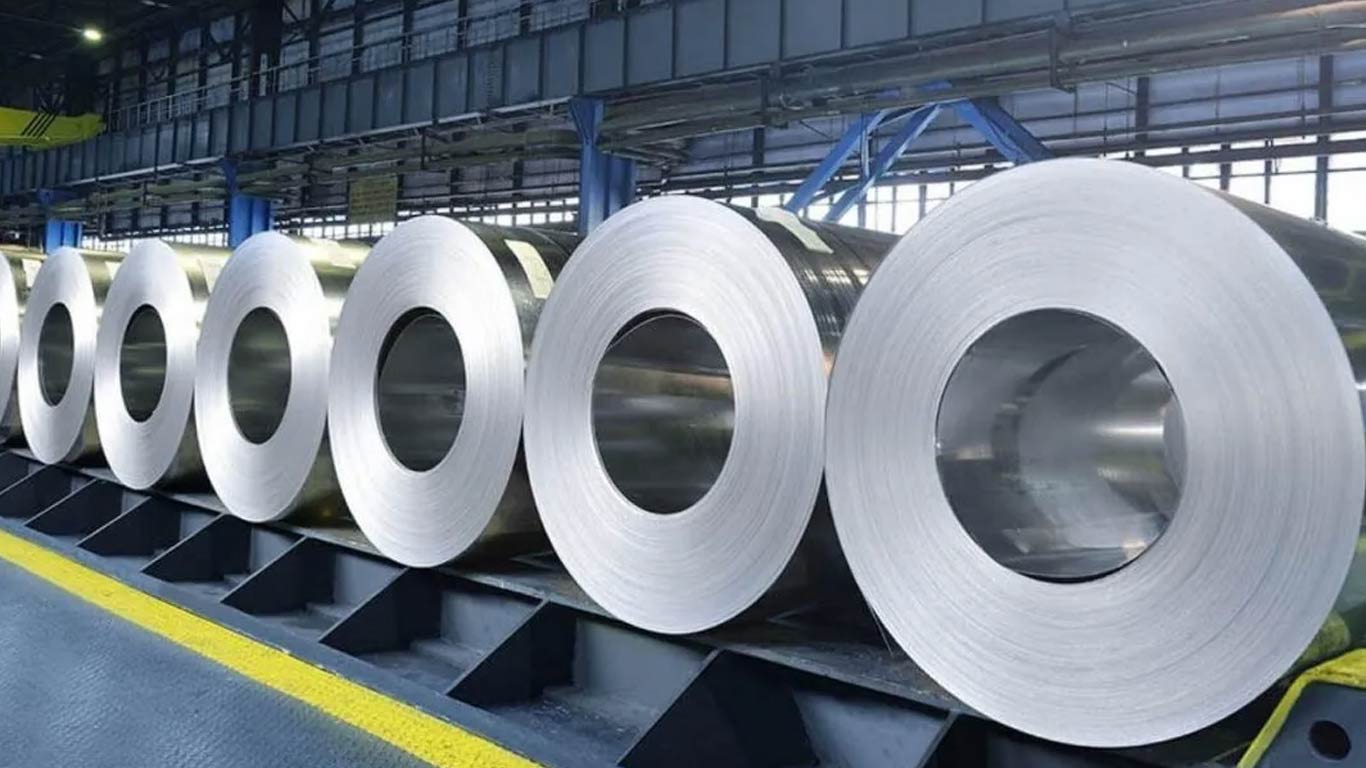 India Aims to Triple Steel Output By 2047 With Lower Emissions