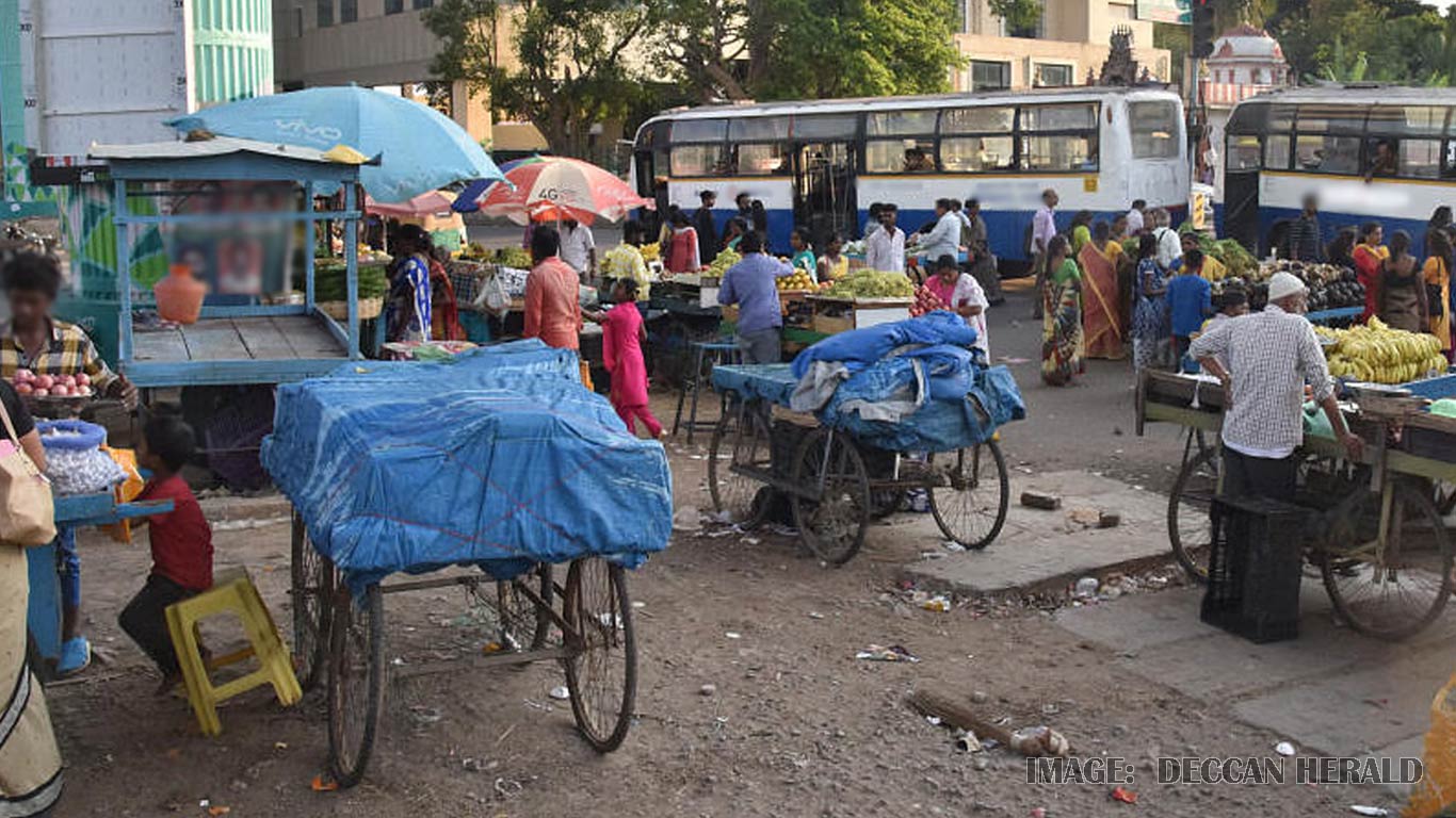 Noida Industrialists Complain About Illegal Vendors, Open Drains Menace
