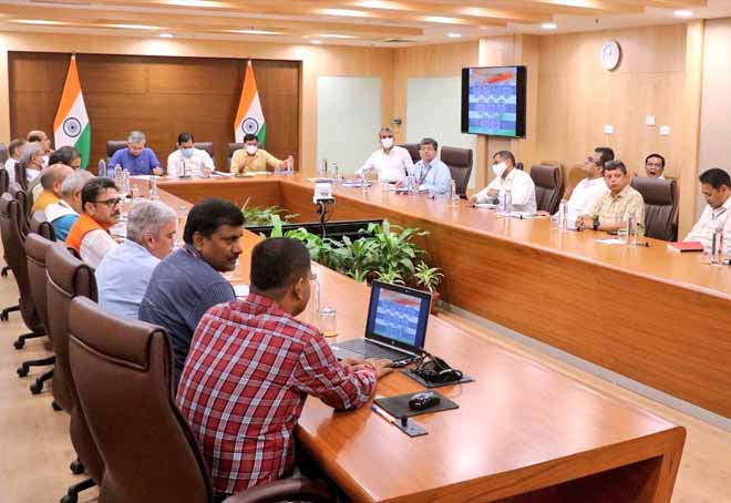 Union Ministries in a huddle to develop ecosystem to manufacture containers in India