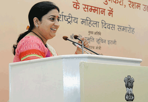 Textiles Minister announces several initiatives, spl campaign to provide MUDRA Loans to women handloom weavers
