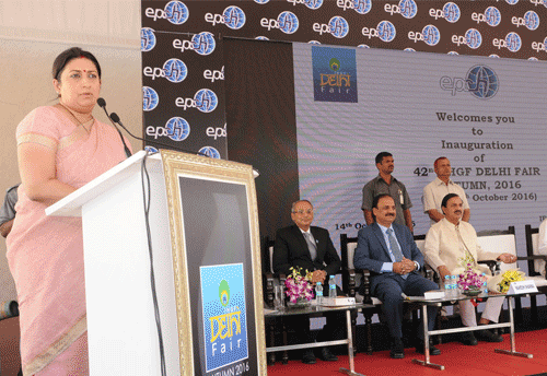 Handicraft souvenir shops should be opened in famous ASI monuments: Smriti Irani
